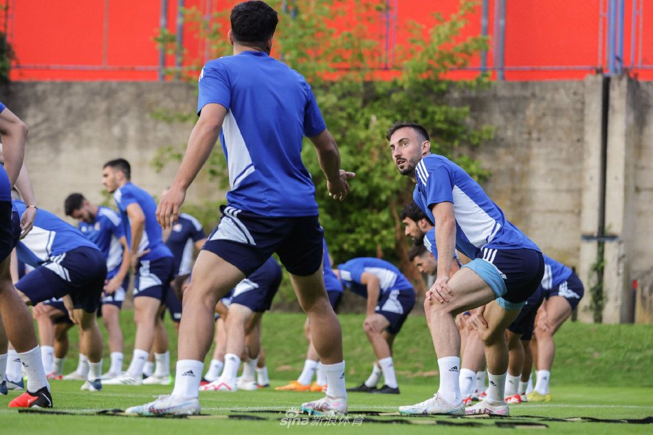 在地方队接 在地方队接